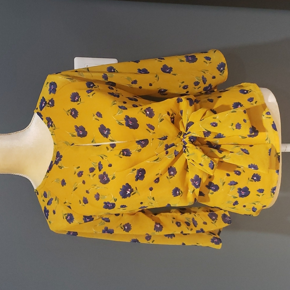 Harper Heritage Floral 3/4 Sleeve Tie Front Sexy Chest Cutout Blouse Size M
